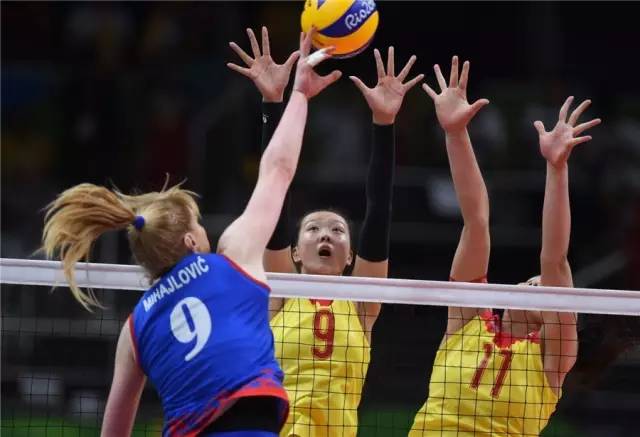 回顾中国女排十次登顶辉煌时刻,夺冠永不言败的女排精神