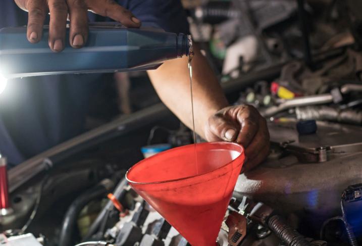 清理发动机积碳油箱应该有油不,发动机积碳清理干净有用吗