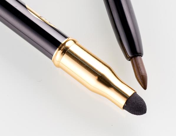 新手化日常淡妆的步骤,女人出门前化个淡妆步骤