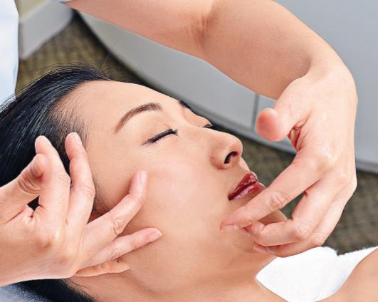 法令纹太深怎样消除,法令纹这么显老得如何搞定