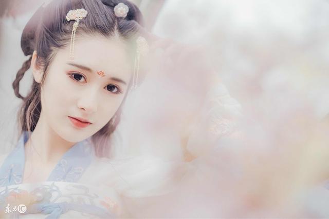 女主穿越临盆的小说,女主穿越怀孕要生了难产