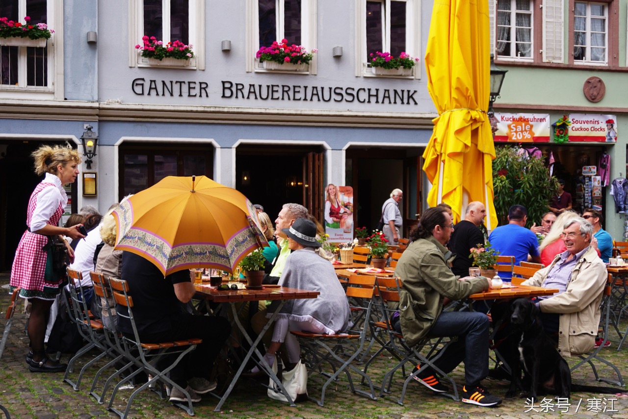 踩到黑森林的泉水，就能娶到弗莱堡的漂亮妞儿！