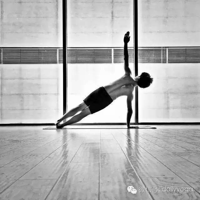 山式是瑜伽最基础体式,基础好看的瑜伽体式