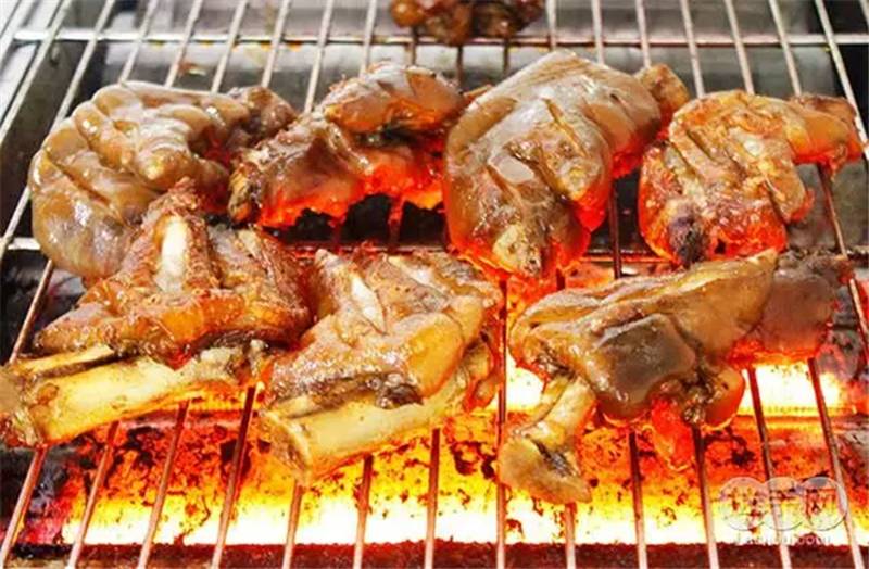 哇塞！原来一头猪可以吃的地方还真是多！