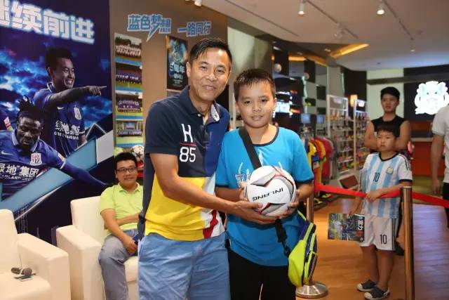 名记名宿谈皇马,足球大咖谈青训