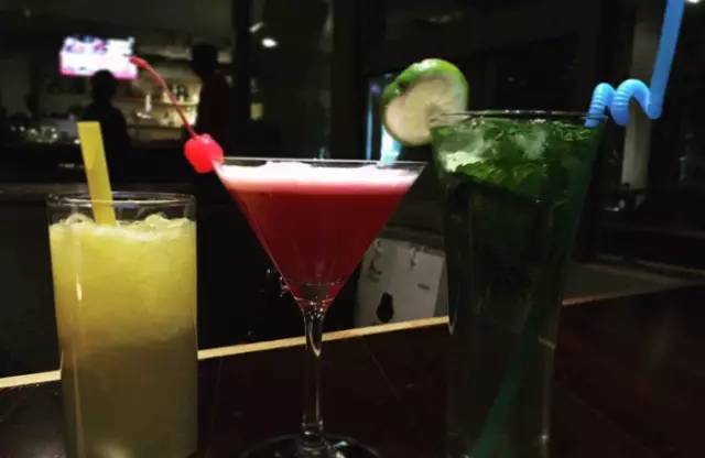 西安顺城巷附近有什么好玩的地方,西安顺城巷小吃街