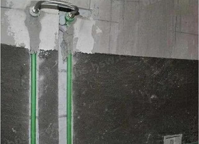 刚装一年的水管就漏水，都怪当初水电验收少了这一步！