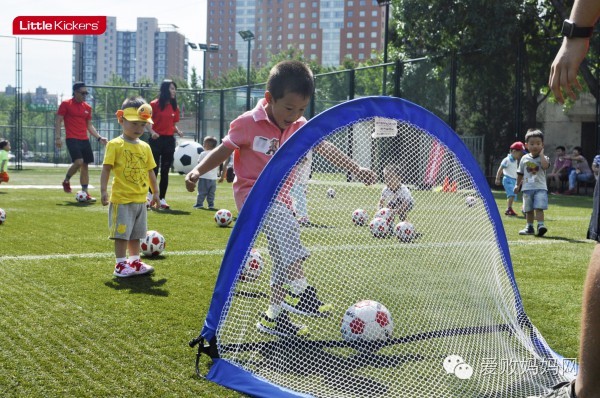 快乐足球亲子运动,亲子足球运动嘉年华