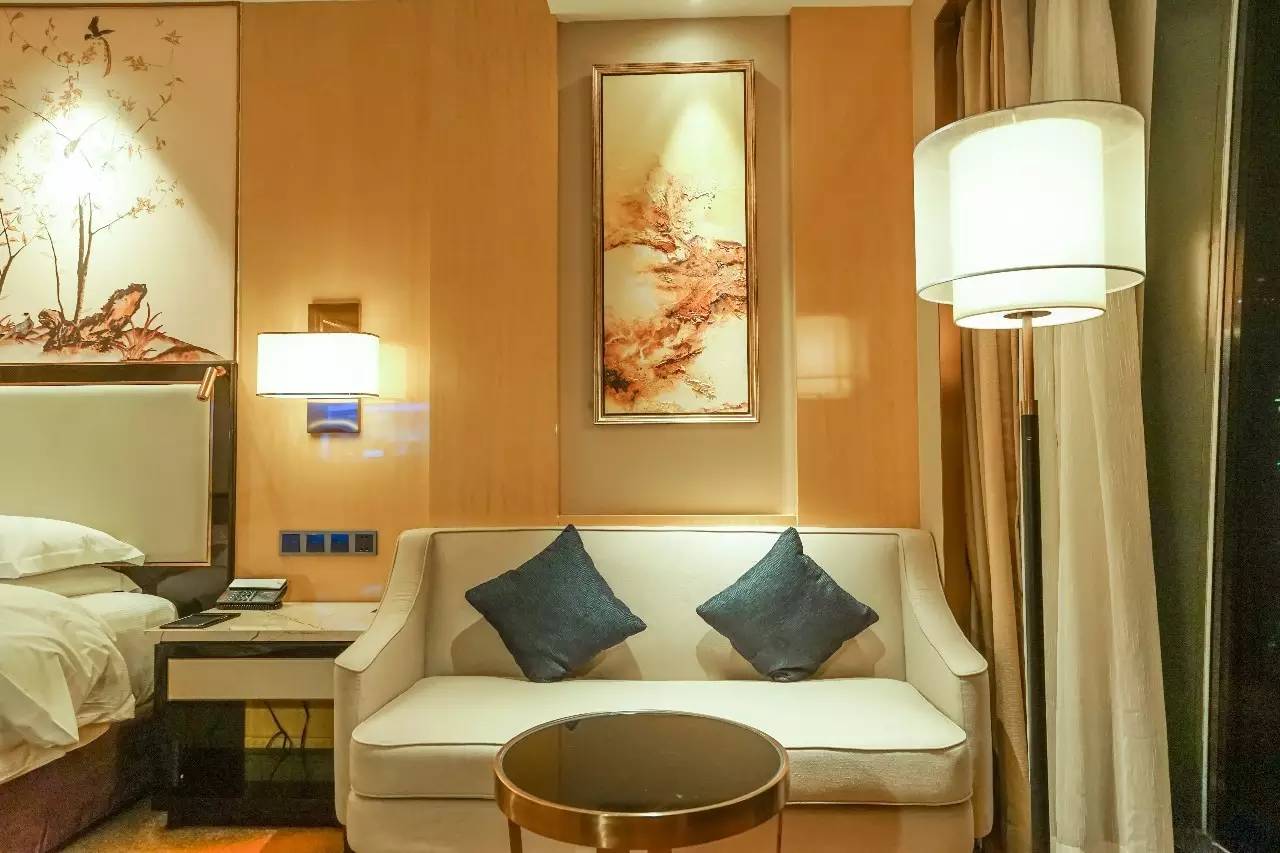 武汉世茂希尔顿酒店怎么去,武汉世茂希尔顿酒店攻略