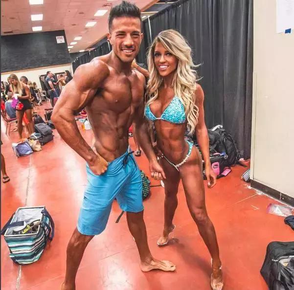 这个迷人的“小腰精”有谁能想到，她曾经是一个成日陶醉于纸醉金