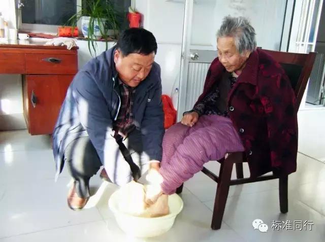 爱妈妈的十种表现,怎么样才是爱妈妈的表现