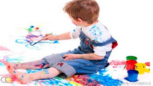 小孩成绩骤降，脾气暴躁，喜欢啃指甲，一查原来中毒了