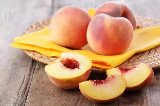 桃饱李杏伤人意思,桃饱人杏伤人有科学依据吗