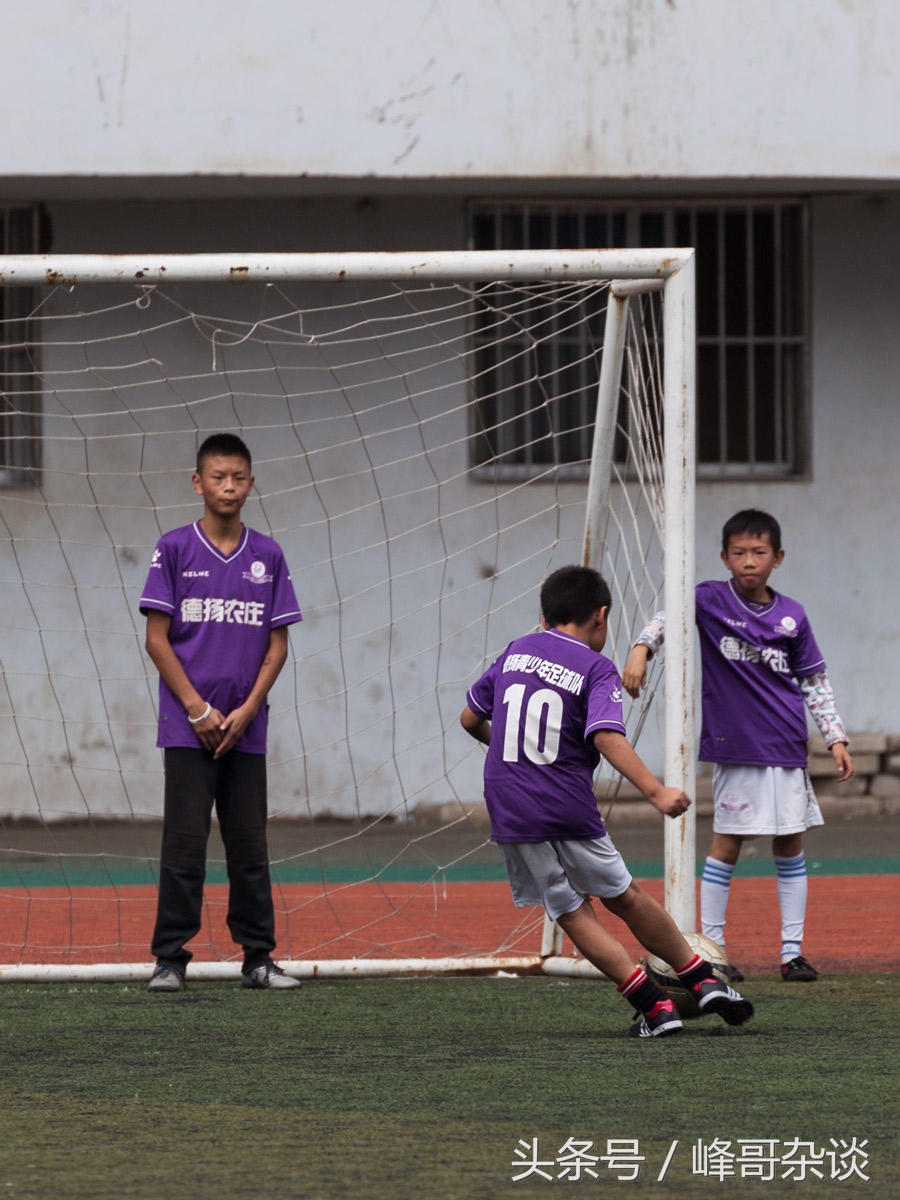 昭通足球小队员:誓言要做国足接班人