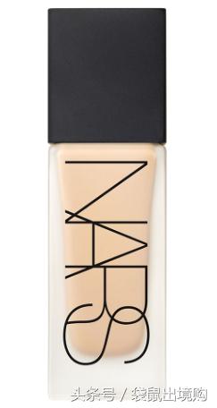 底妆要选择一款滋润度高的粉底液,超持久超自然底妆粉底液