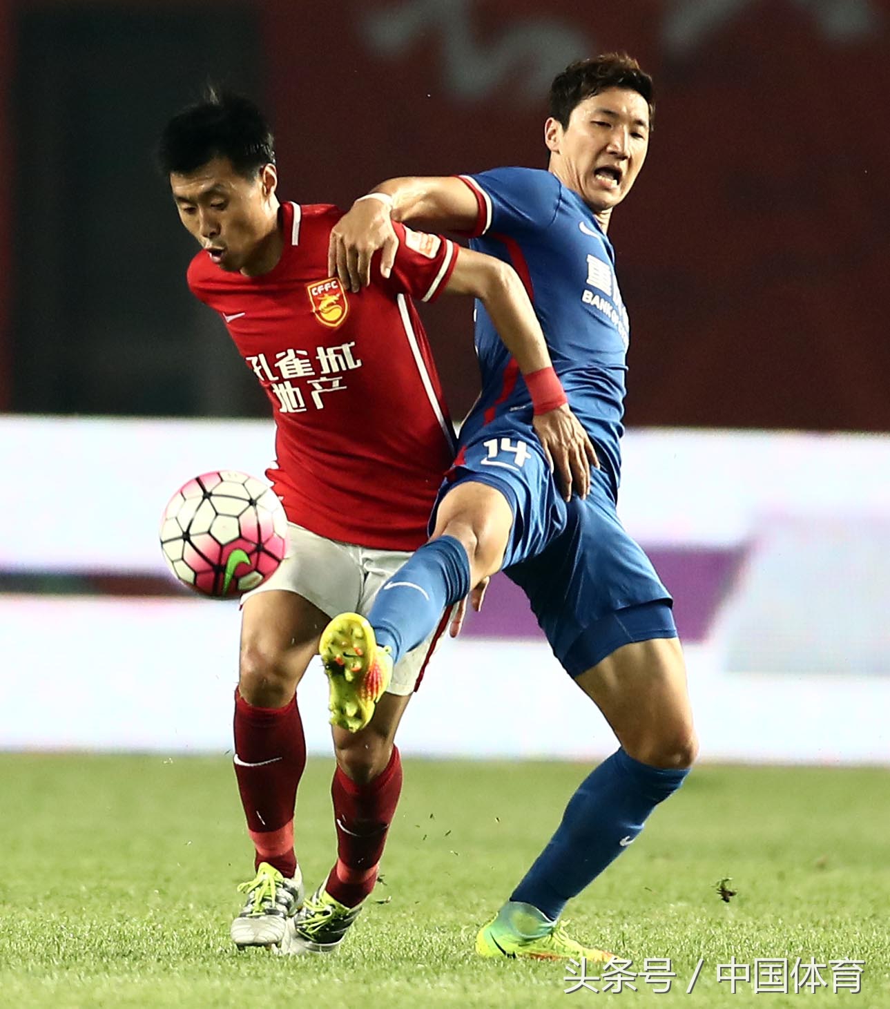 世预赛40强赛国足进入12强,世预赛十二强赛韩国视频