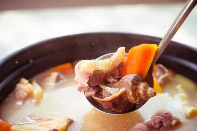 〈花开园〉顺德一间靓到“氹”一声的花园食府，赏花喂牛亲子