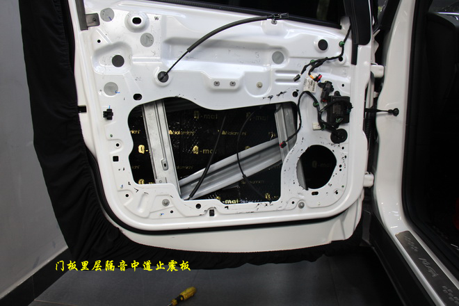 金湾区福特翼虎汽车音响改装,深圳汽车音响改装罗湖