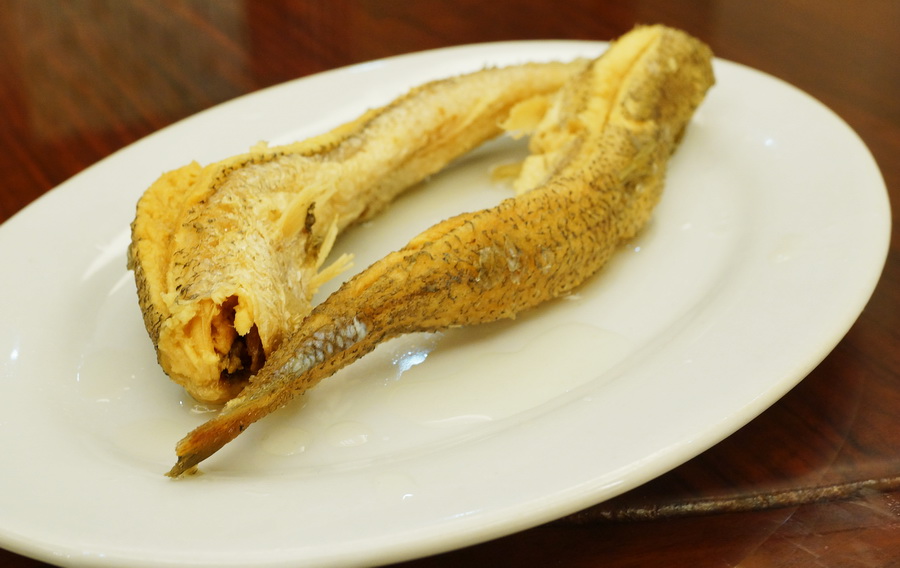 哪种咸鱼好吃无刺,黄色的咸鱼和白色咸鱼哪种好吃