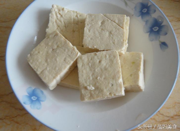 农村制作臭豆腐长出蛆虫了,臭豆腐为什么会长蛆虫