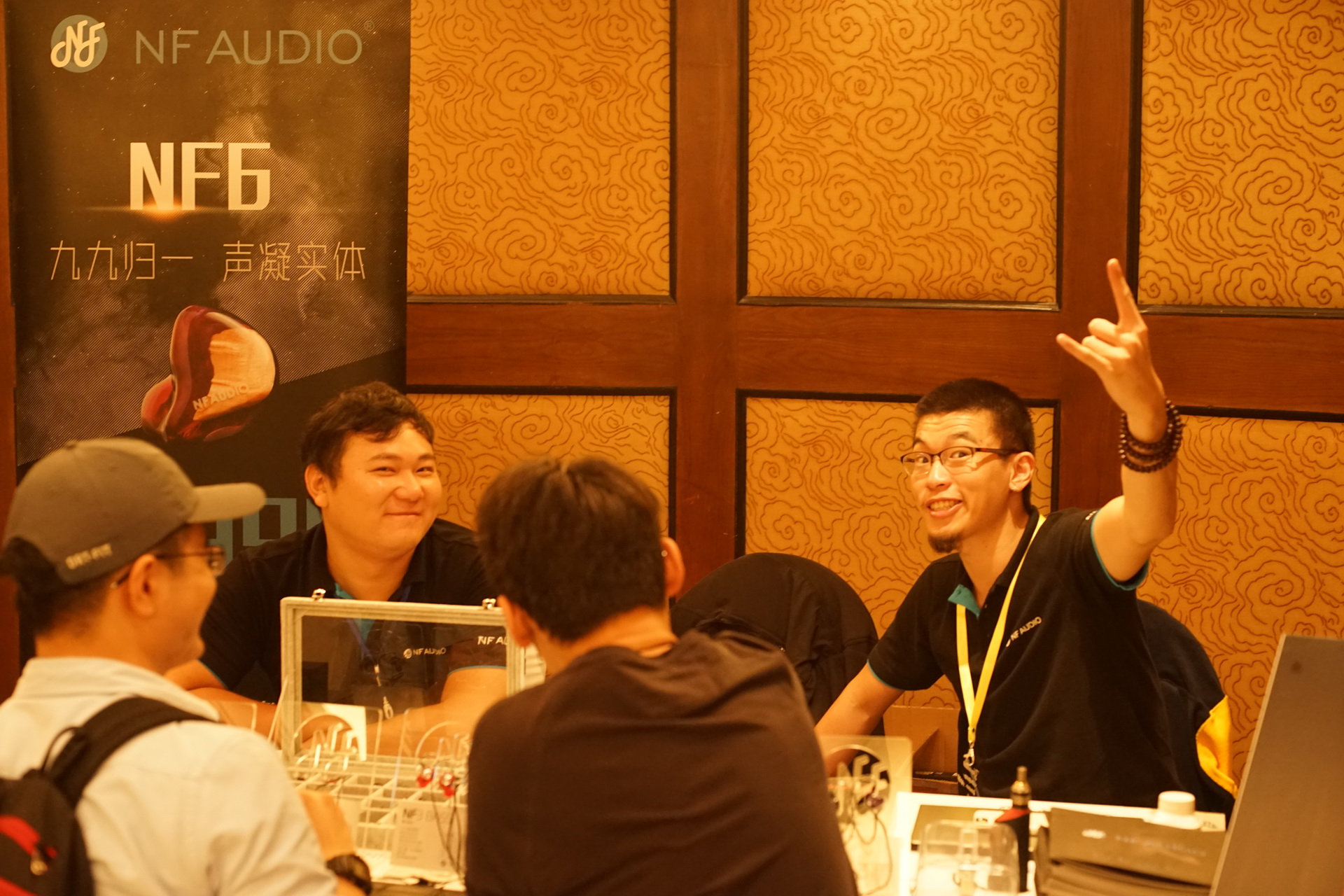 某IT垂直网站四度转手失败，只能开展会卖HIFI耳机器材了？