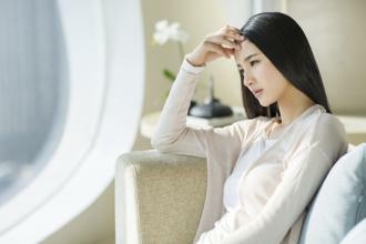 老公出差怎么感谢老婆,心疼老婆干家务