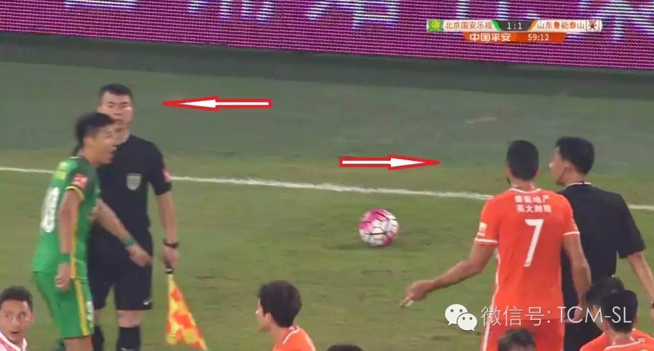 主裁判怎么和球员沟通,球员冲突裁判为什么不会阻止