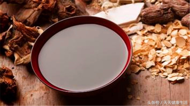 小孩成绩骤降，脾气暴躁，喜欢啃指甲，一查原来中毒了