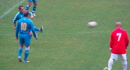 “中国鲁尼”郭德纲却身披贝克汉姆的球衣最后一张图看了想哭