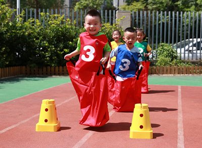 幼儿园户外轮胎的投放,幼儿园三个轮胎怎么固定让幼儿玩