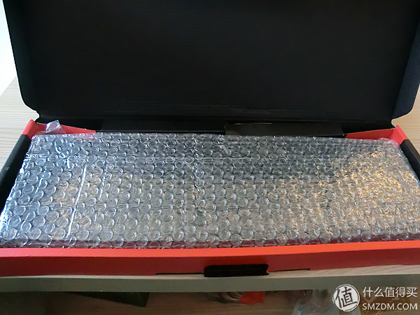 国产轴请继续努力!曜越TteSPORTS波塞冬ZRGB背光机械键盘评测