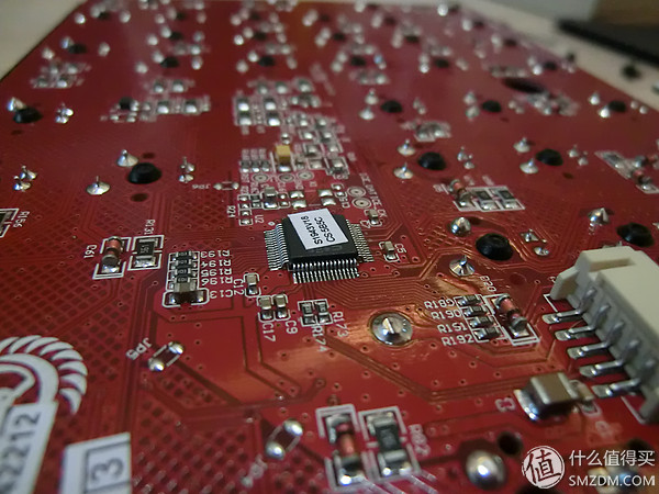 国产轴请继续努力！曜越TteSPORTS波塞冬ZRGB背光机械键盘评测