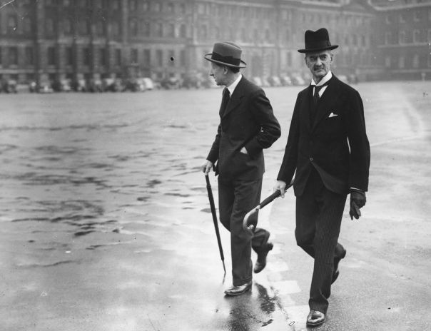 雨伞劳斯莱斯,雨伞中的劳斯莱斯是什么牌子