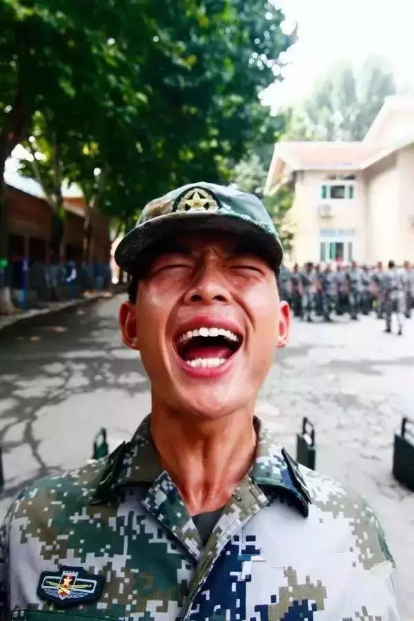 军人坚持坚守的句子,军人的坚守和舍弃