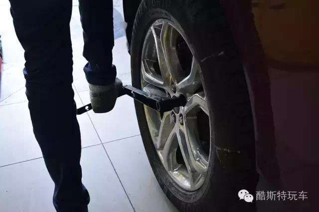 福特锐界的换轮胎教程,福特锐界更换轮胎推荐