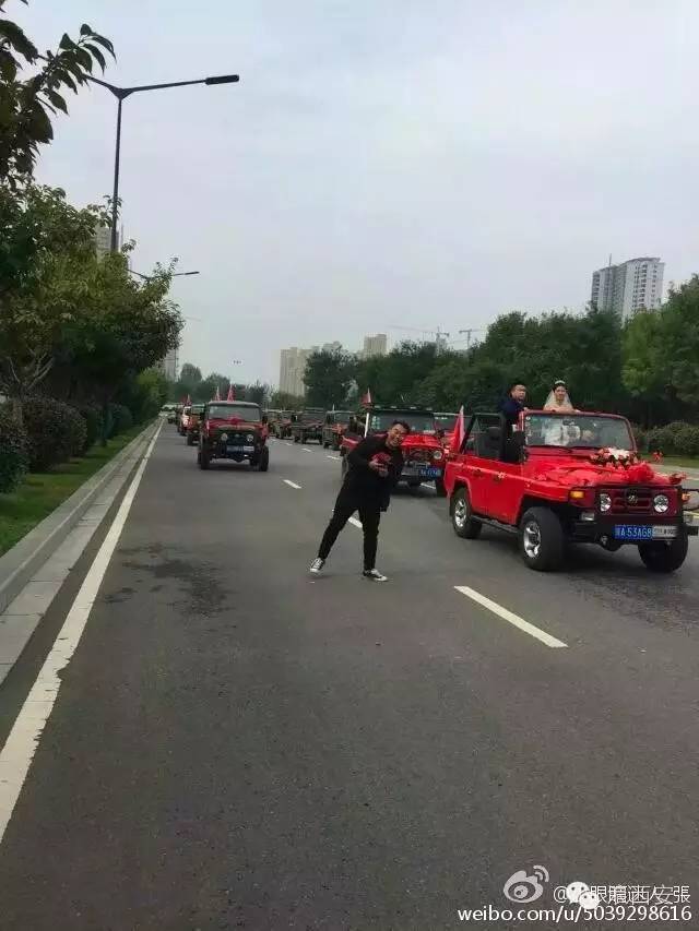 一对新人喜结良缘迎亲车队,鄠邑区新婚车队