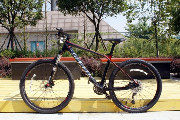 碳纤维4999,碳纤维车最便宜的车型