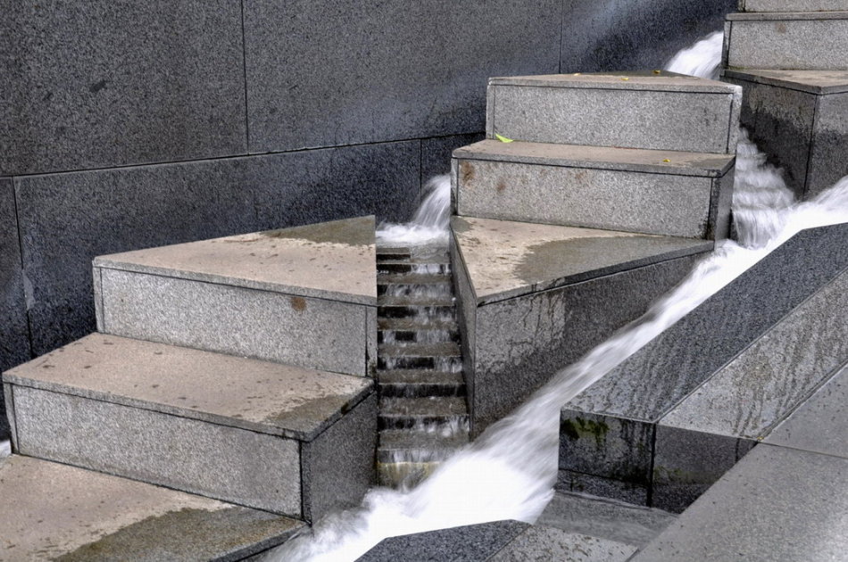 香港中银大厦建筑风格,香港中银大楼的建筑象征