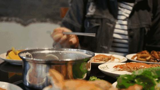 连大螃蟹都不限量！想吃多少吃多少！给这家自助餐厅跪了！