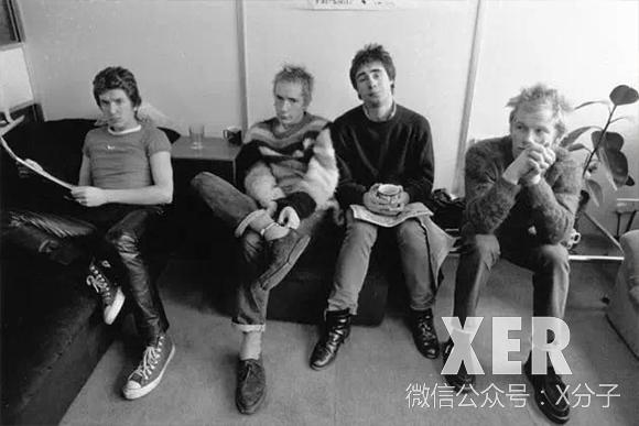 从「FENTY」引起的蝴蝶效应