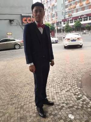 酒红色婚礼西服,婚礼酒红色西服