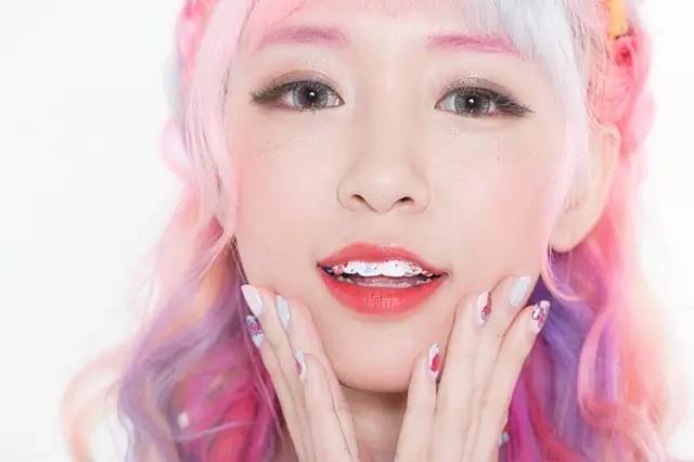 牙齿纹身设计,脖子镶钻纹身