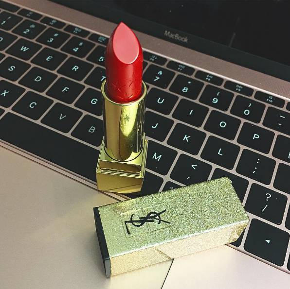 送男朋友几百块的鞋,第一次送礼物男朋友就送ysl