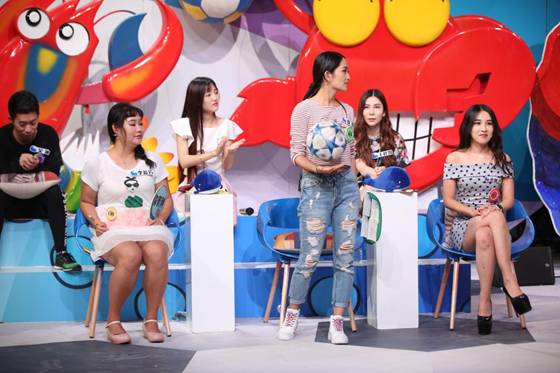 微鲸出品《球迷朋友圈》打响复活赛看颜值是否就是伪球迷