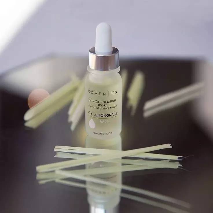 明星化妆都在用什么品牌,明星化妆师推荐的彩妆真的好用吗