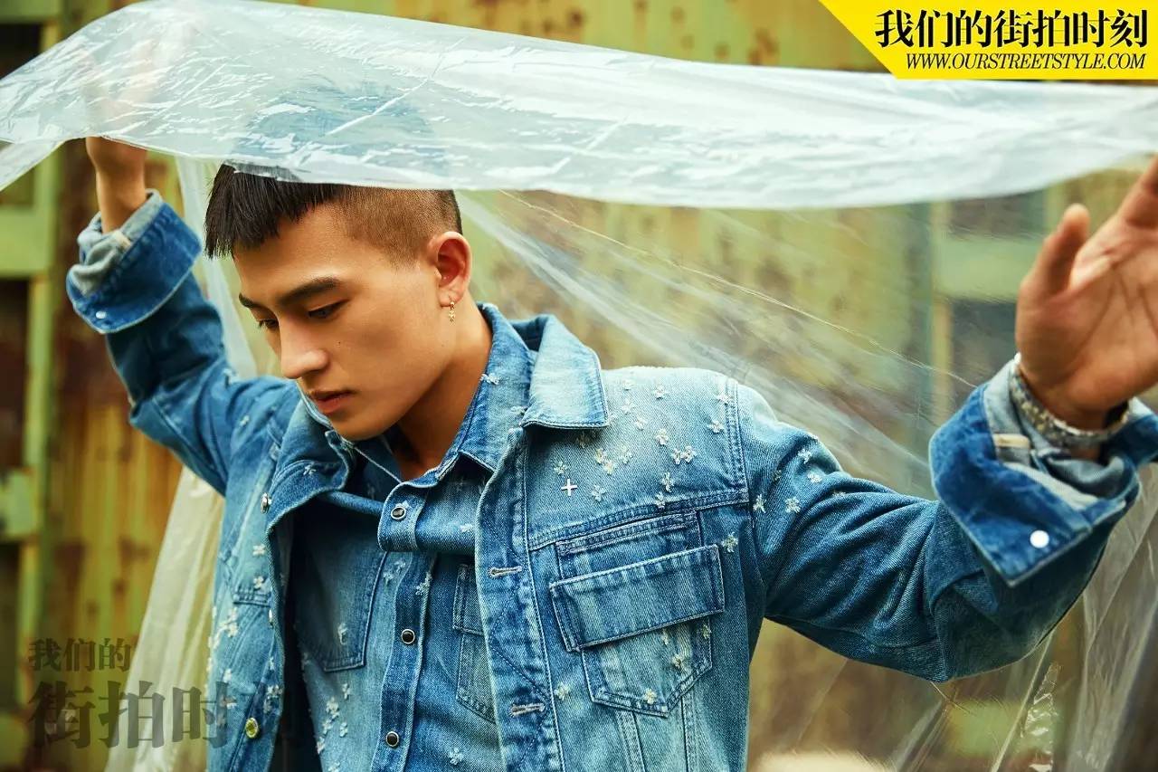 街拍时尚大方显年轻气息,王珞丹街拍