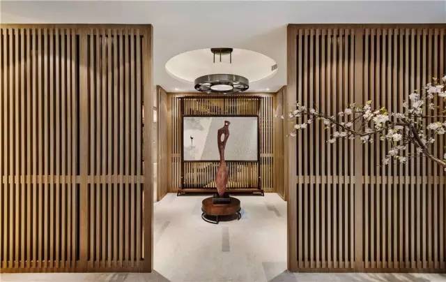 一处九间堂，梁志天、凌子达的不同演绎