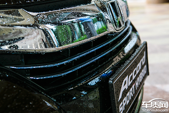 雅阁混动对比亚洲龙双擎试驾视频,雅阁2022款混动幻夜锐智版试驾