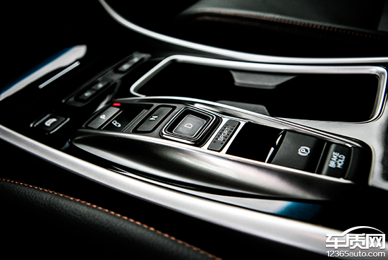 雅阁混动对比亚洲龙双擎试驾视频,雅阁2022款混动幻夜锐智版试驾