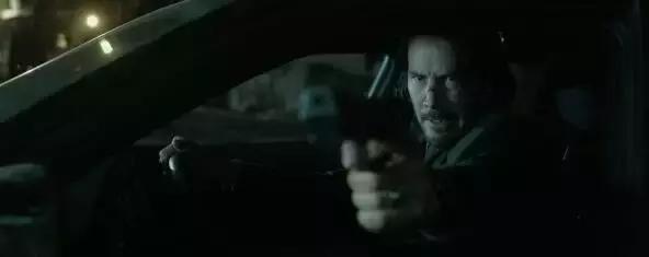 战术美学|《疾速追杀》的“枪械世界”